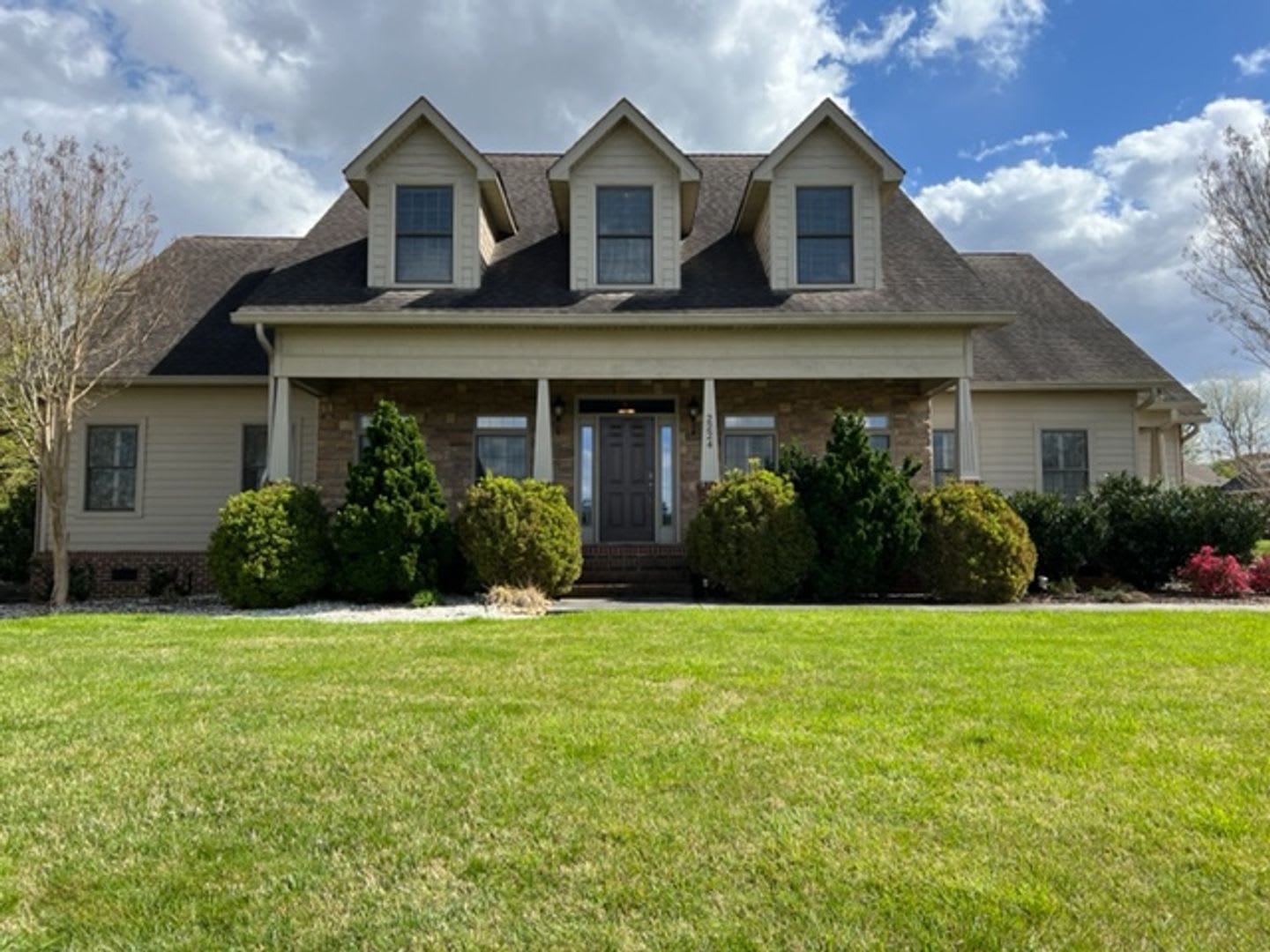 City Of Maryville 37803 Short Term Lease Considered Furnished 4 Bedroom 3 5 Bath Home – photo 1