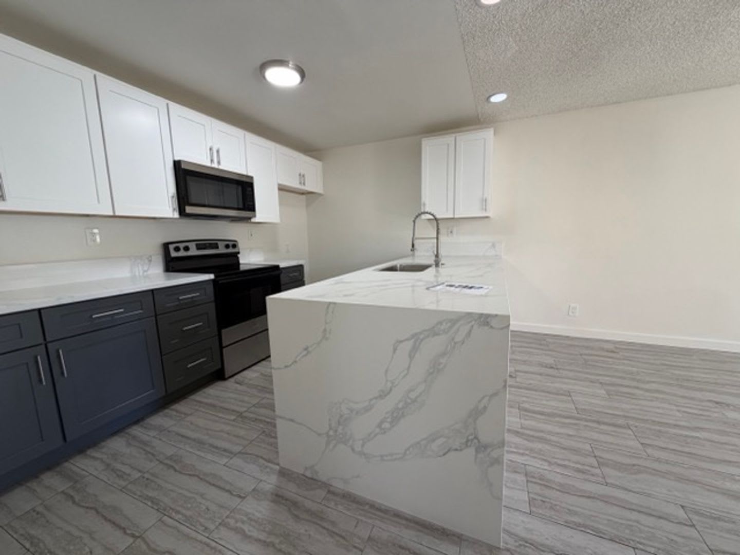 Nicely Remodeled Downstairs Unit – photo 3