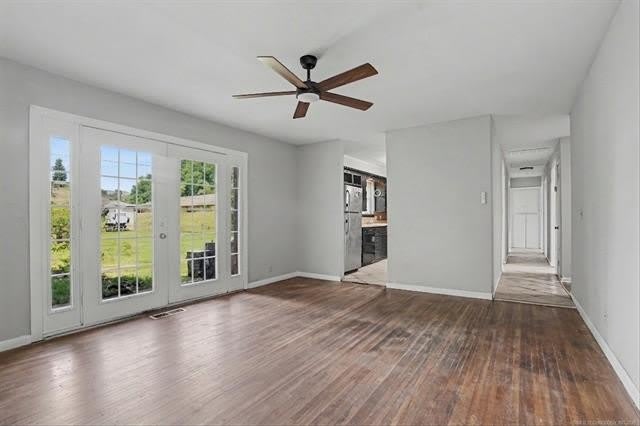 10311 E 5 th Street – photo 4