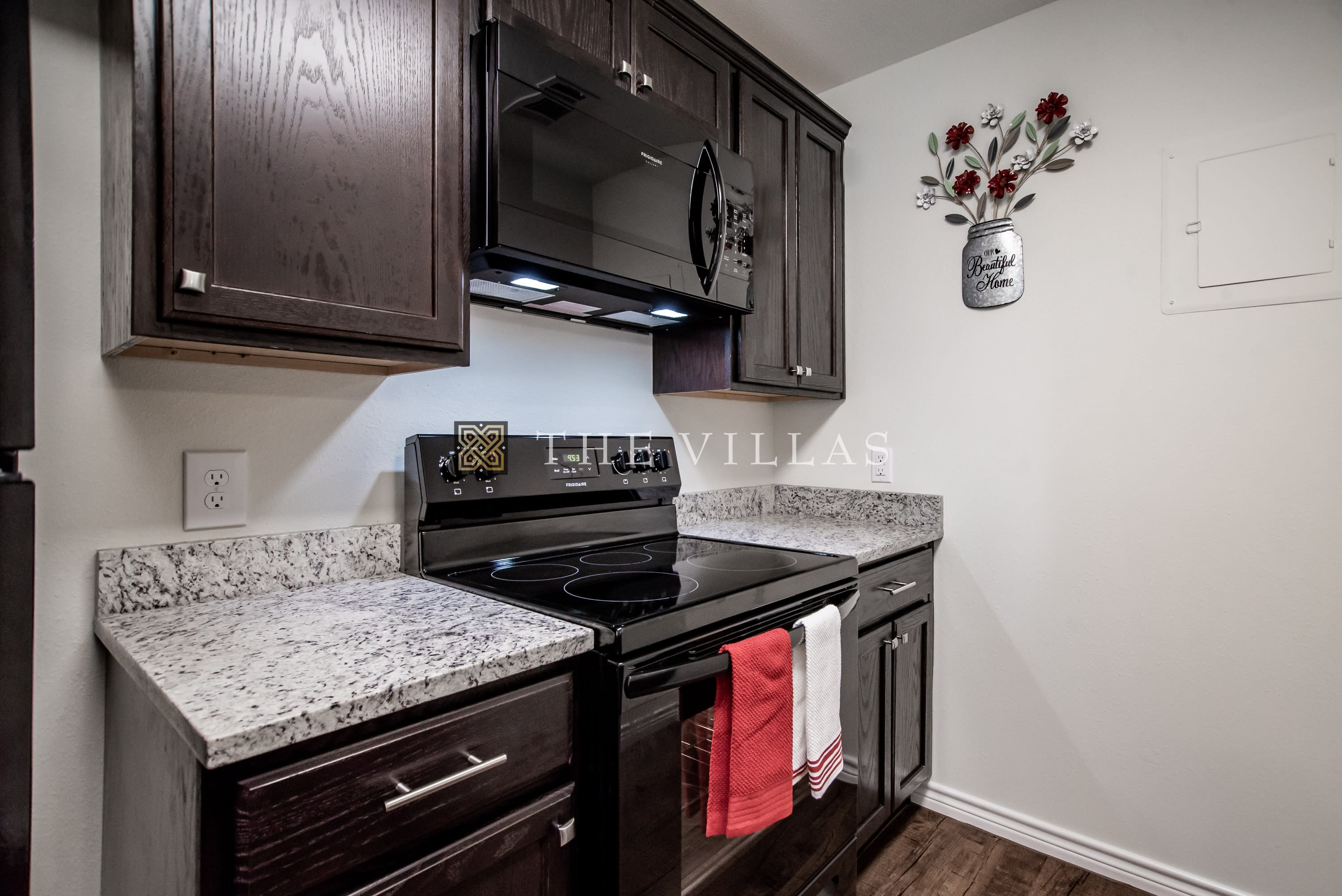 121 Costa Del Oro St – photo 2