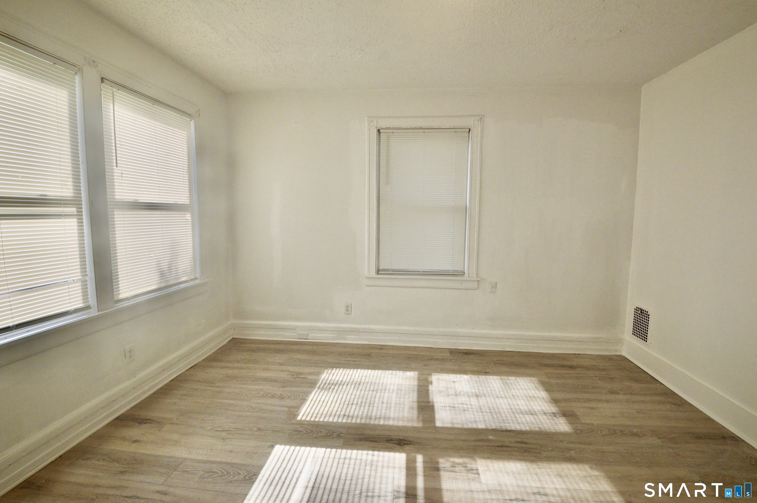 270 East Avenue – photo 4