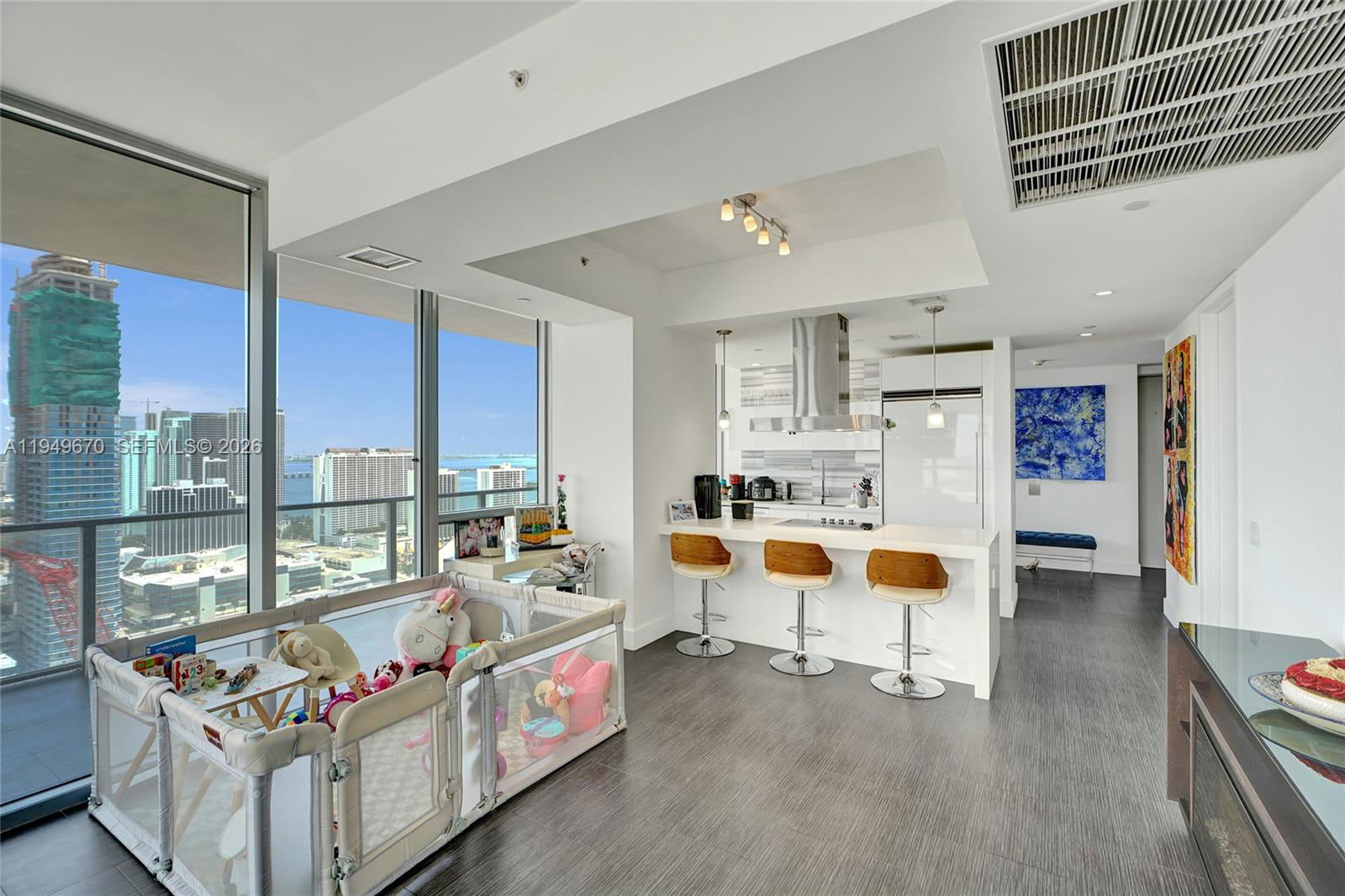 1100 Biscayne Boulevard – photo 4
