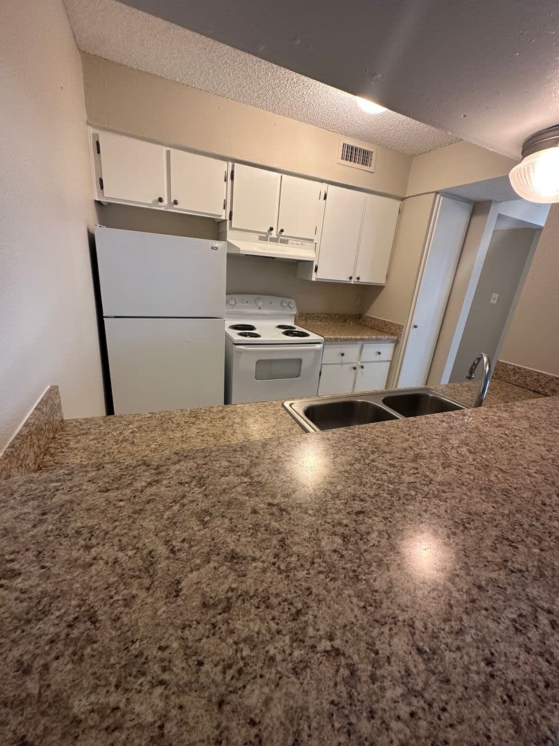 1BD/1BA Condo located on the Germantown/Memphis Line! – photo 4