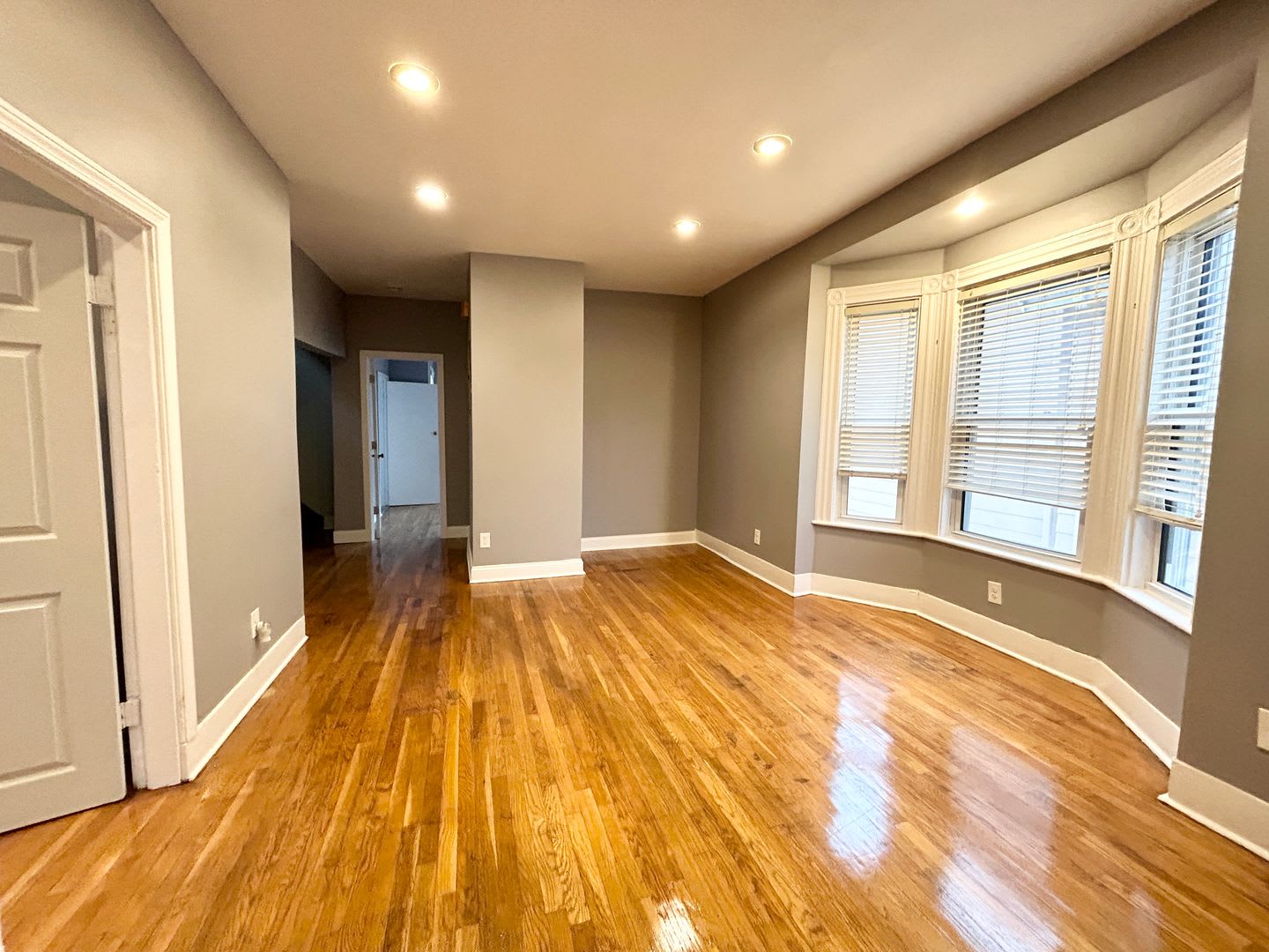 4bed 1bath apartment in Dorchester on 9/1 – photo 3