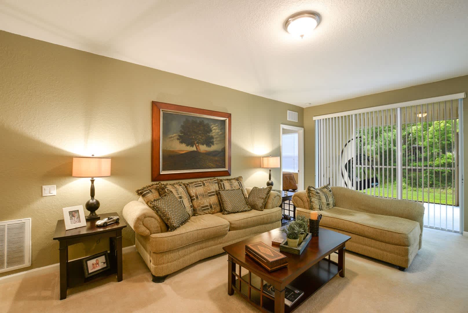 ADORABLE 2 Bed 2 Bath Townhome with Office For Rent in Sanford, FL! – photo 3