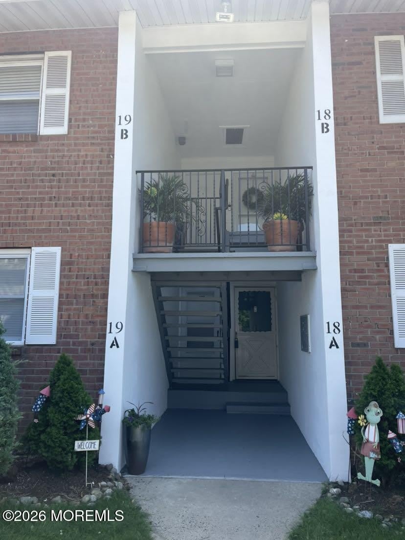 735 Greens Avenue – photo 1