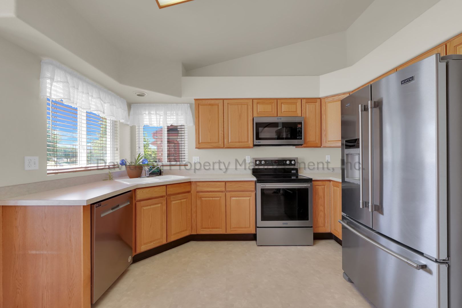 Beautiful 4 Bedroom House in Northeast Colorado Springs – photo 5