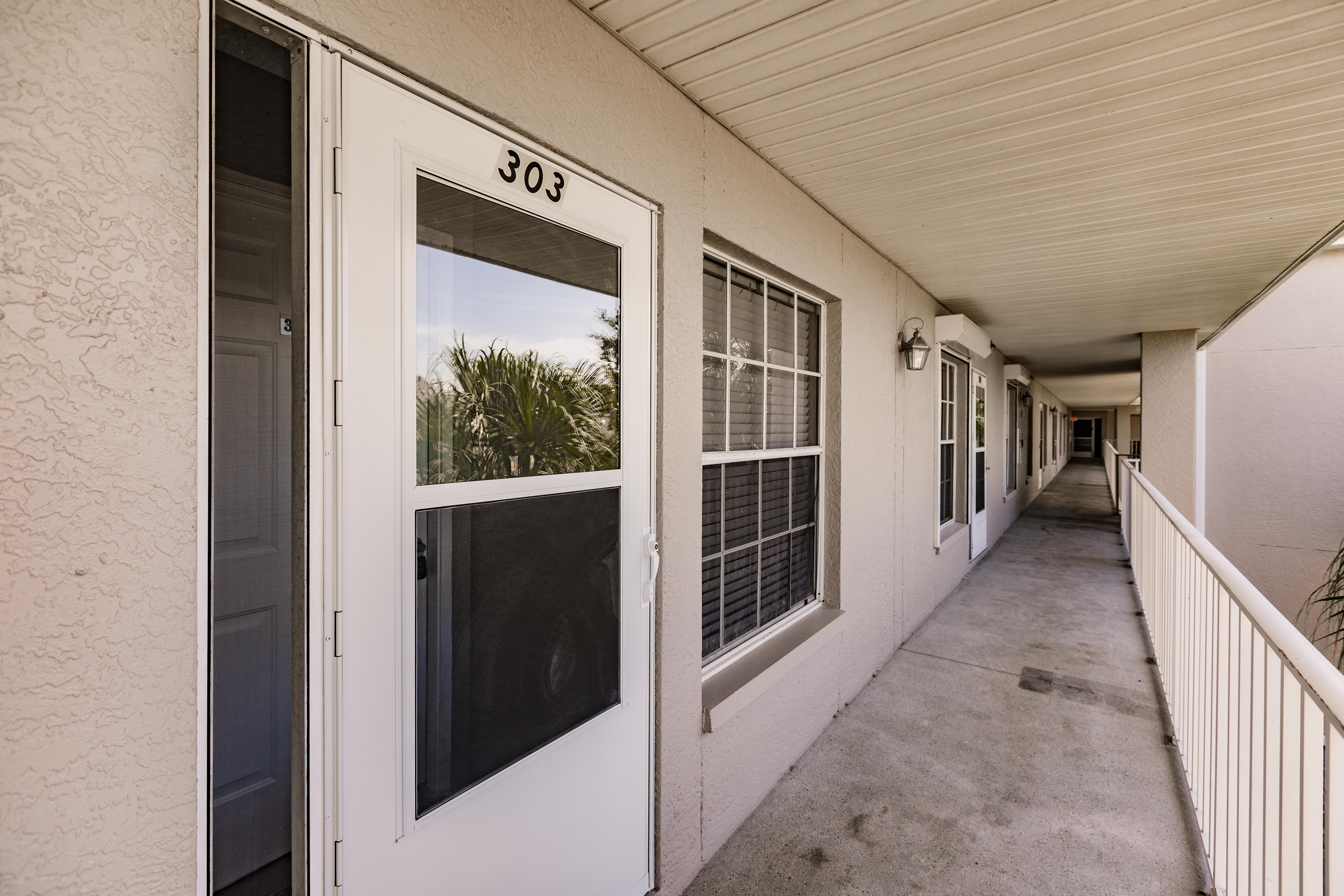 14461 Lakewood Trace Ct Apt 303 – photo 2