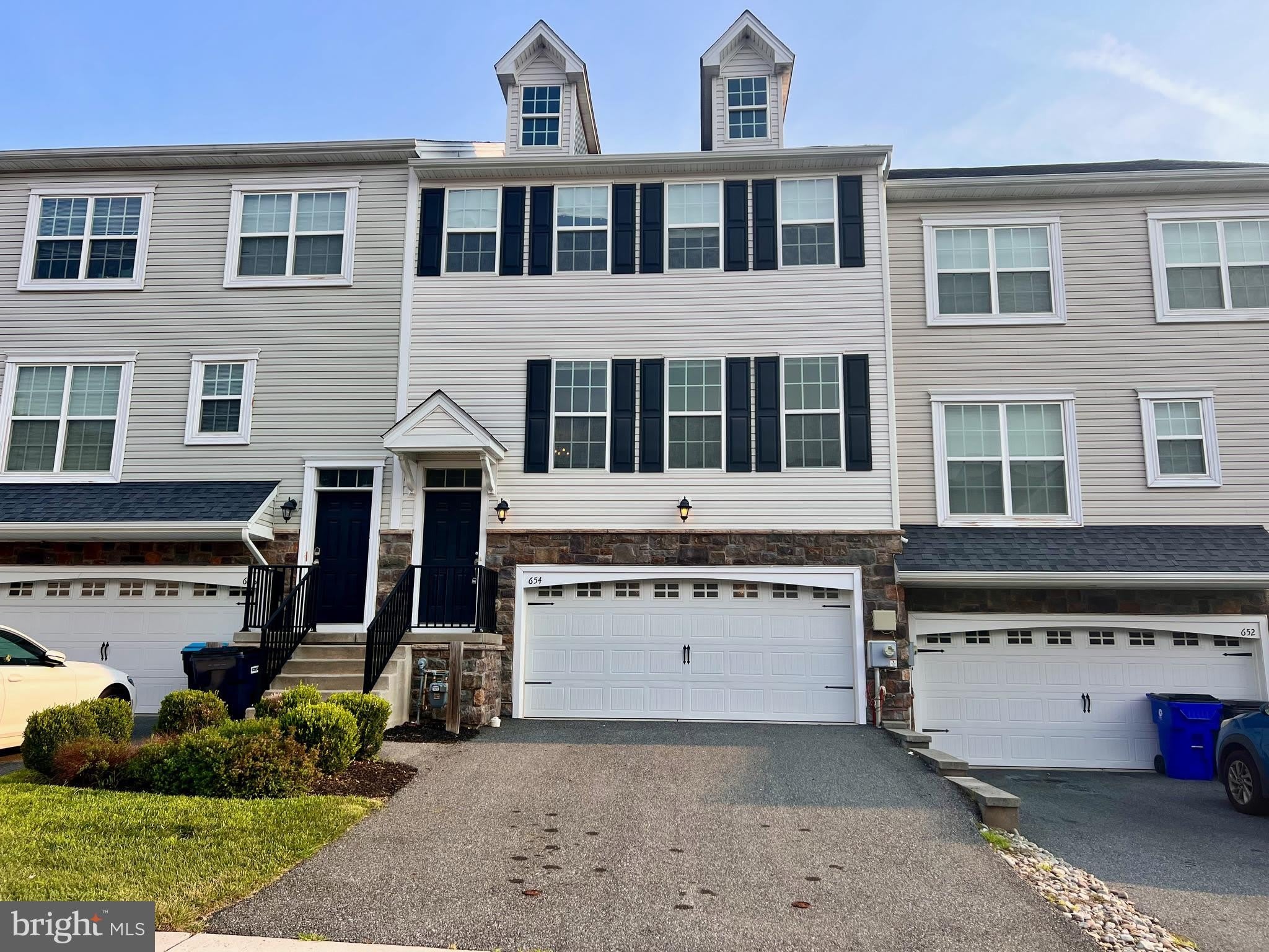 654 Jacobsen Circle – photo 2