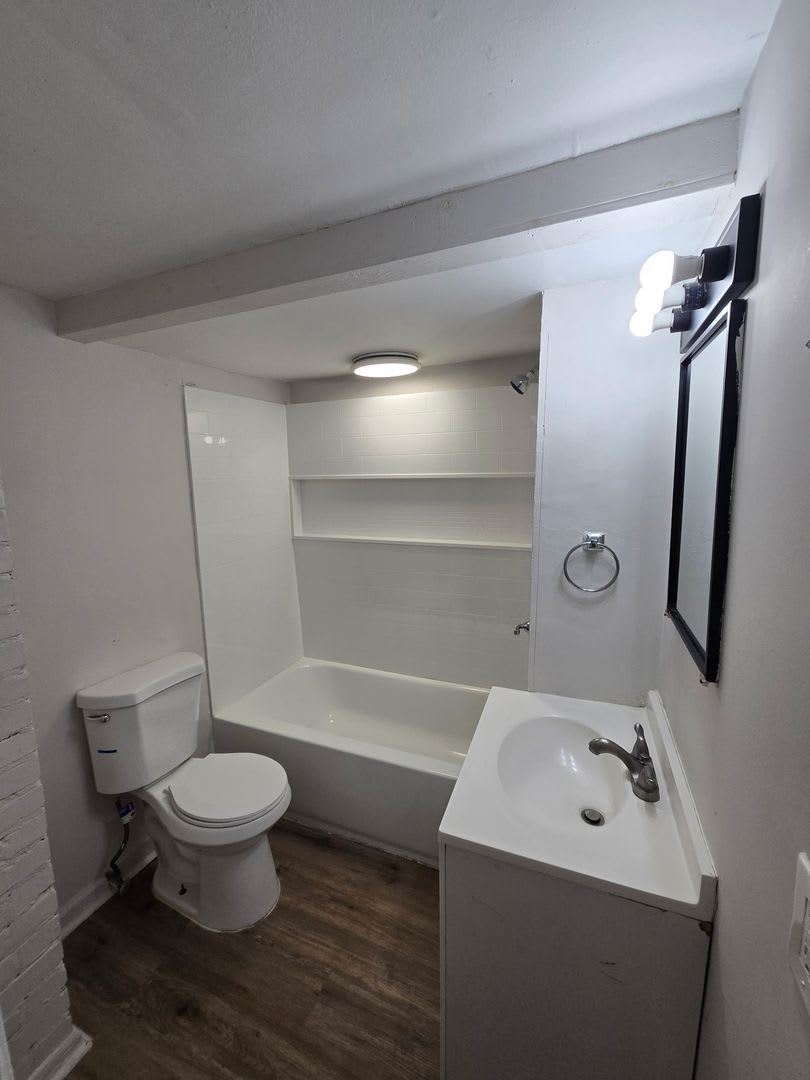 RATE DROP ALERT (was $1450/month) and MOVE-IN SPECIAL: 50% OFF FIRST MONTH'S RENT!* – photo 5