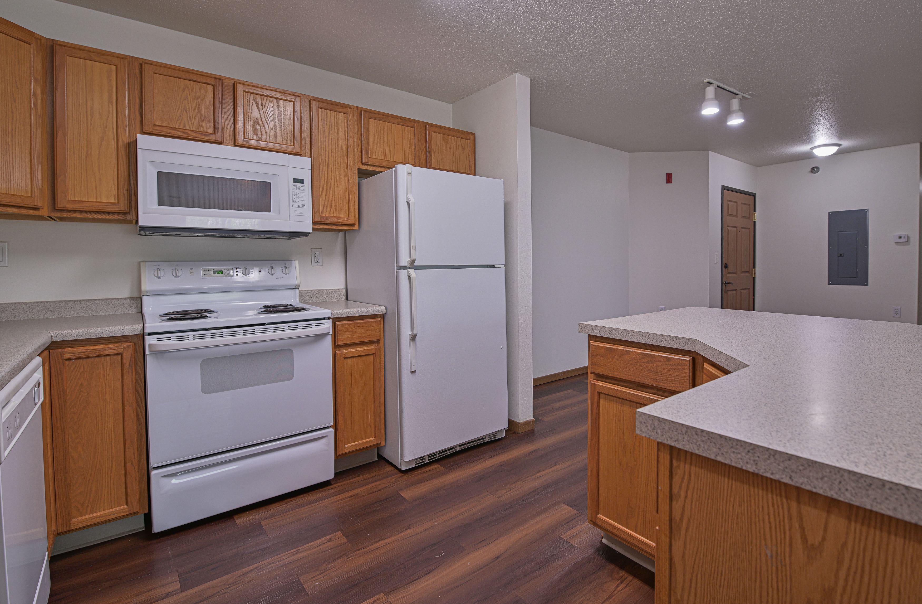West Ridge Apartments – photo 2