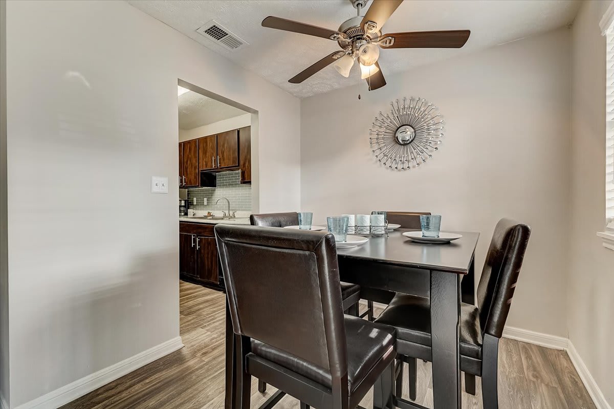 WatersEdge Denton Apartments – photo 5