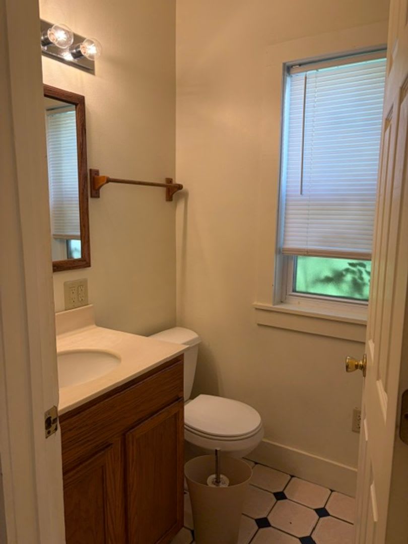 4 Bedroom, 2 Bathroom House – photo 5