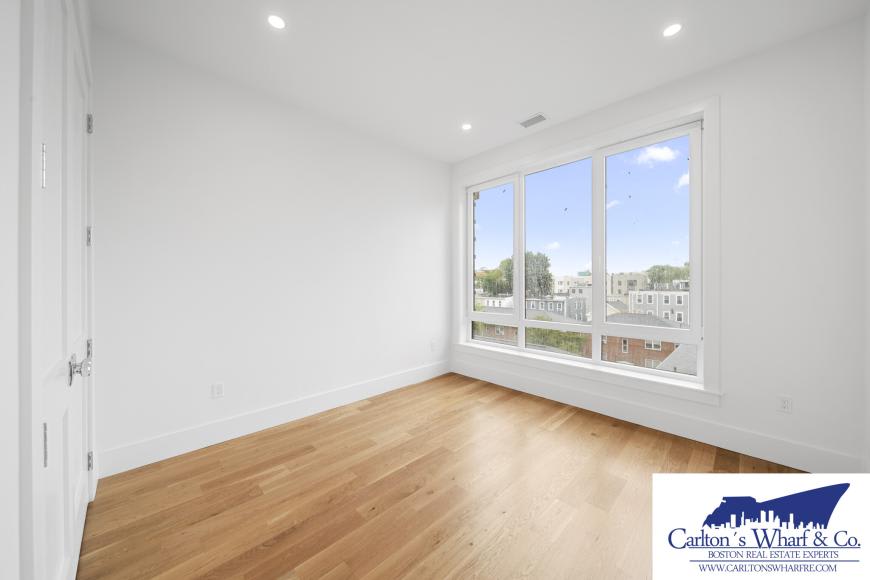 218 Old Colony Ave. – photo 4
