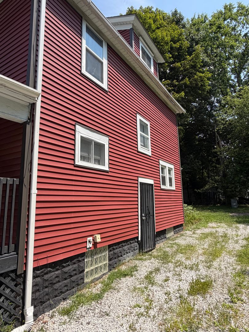North Hill Colonial ready to lease – photo 2