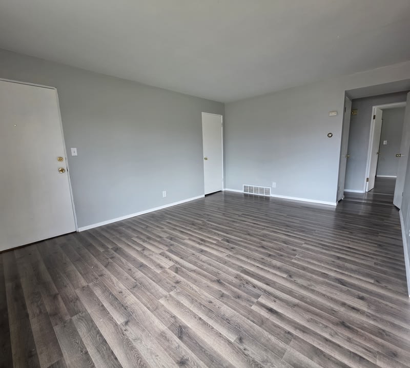112 Andrew Avenue – photo 4