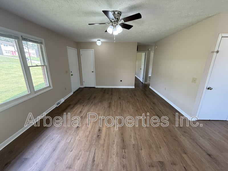 915 Kendrick Creek Rd – photo 4