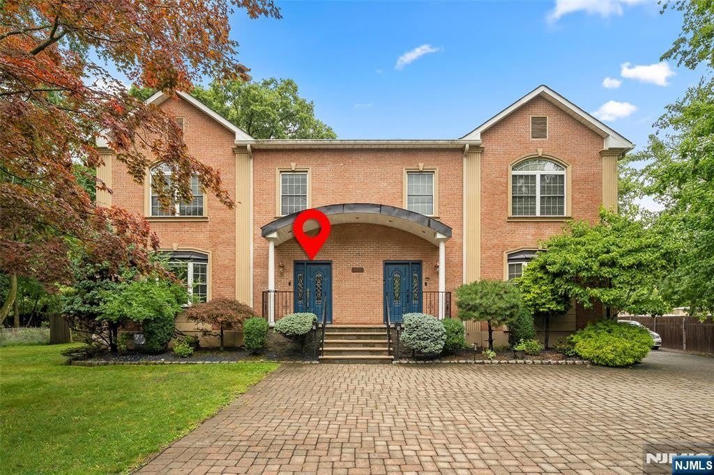 385 Livingston Street – photo 3