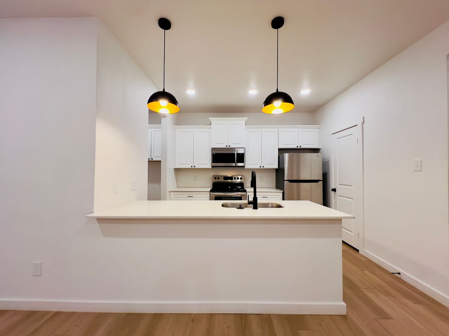 Spacious 3-Bedroom Townhouse Near Texas Tech – photo 4