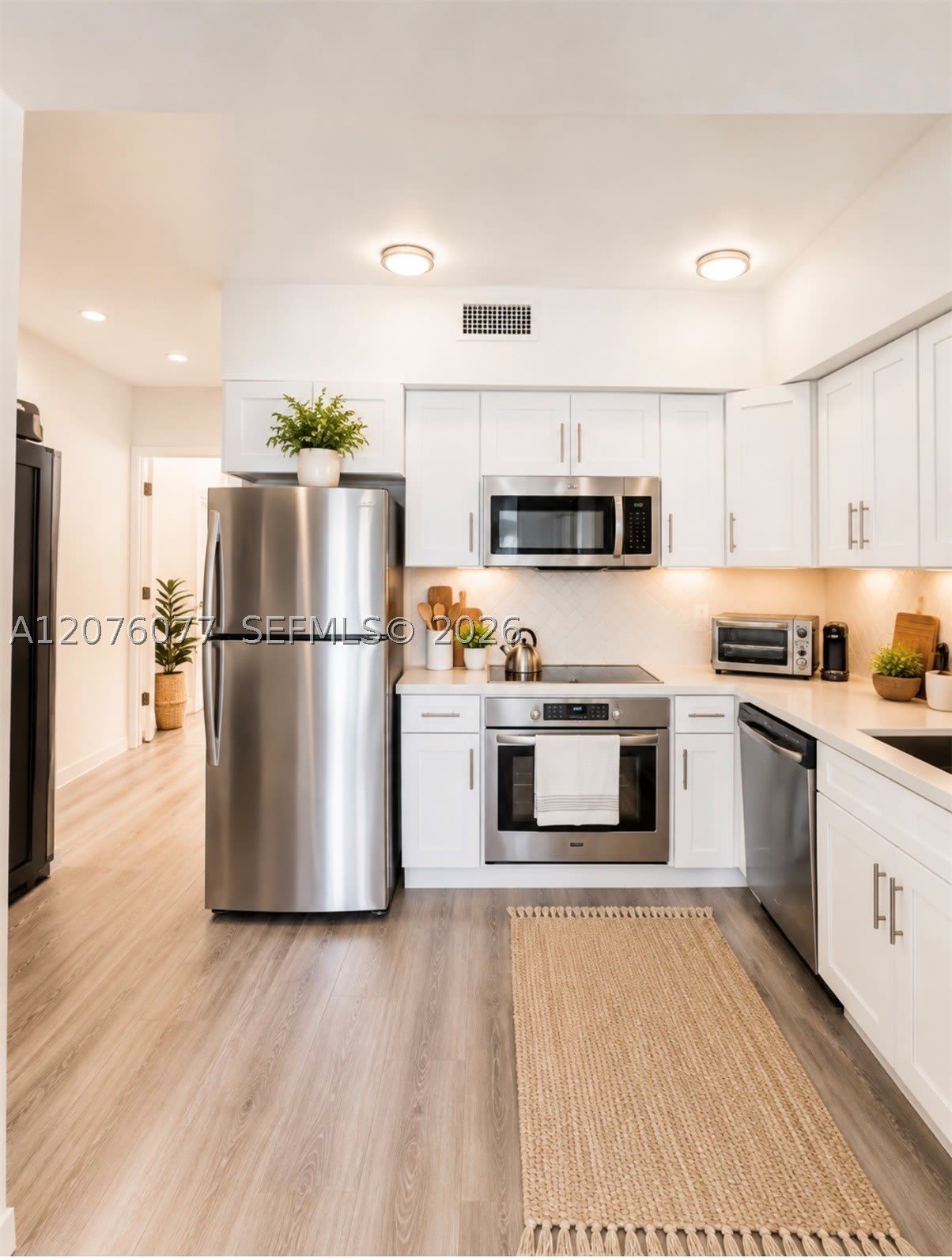 810 7th St – photo 5