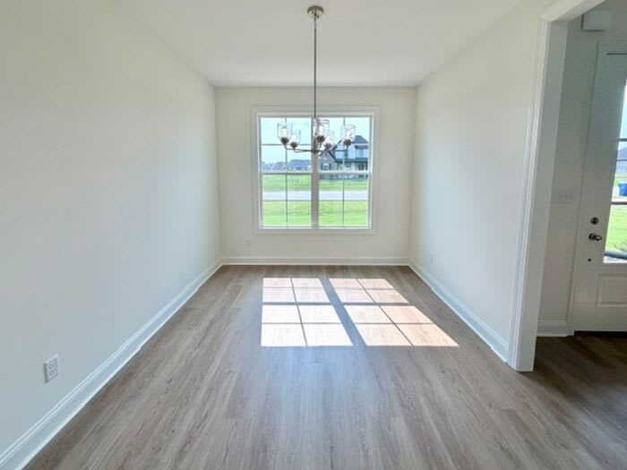 7422 Newbury Drive – photo 3