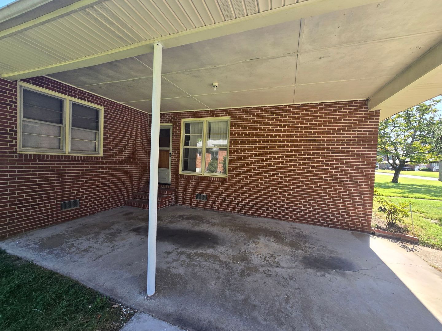 3 bedroom house in Colonial Heights – photo 3