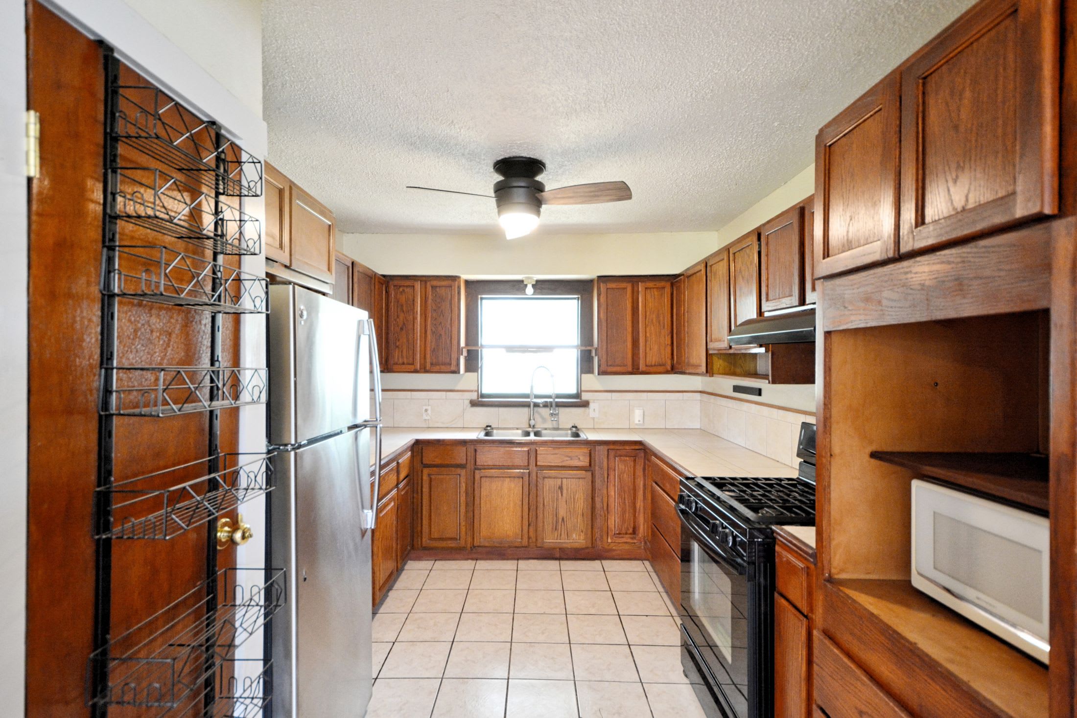 823 Serna Drive – photo 5