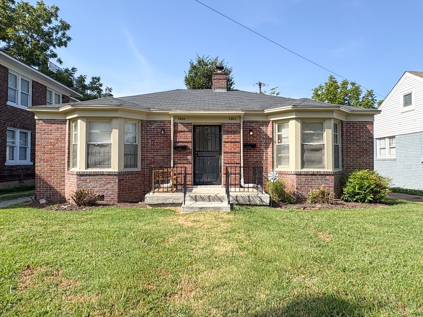 2 Bedroom 1 Bath Apartment Near Overton Park – photo 1