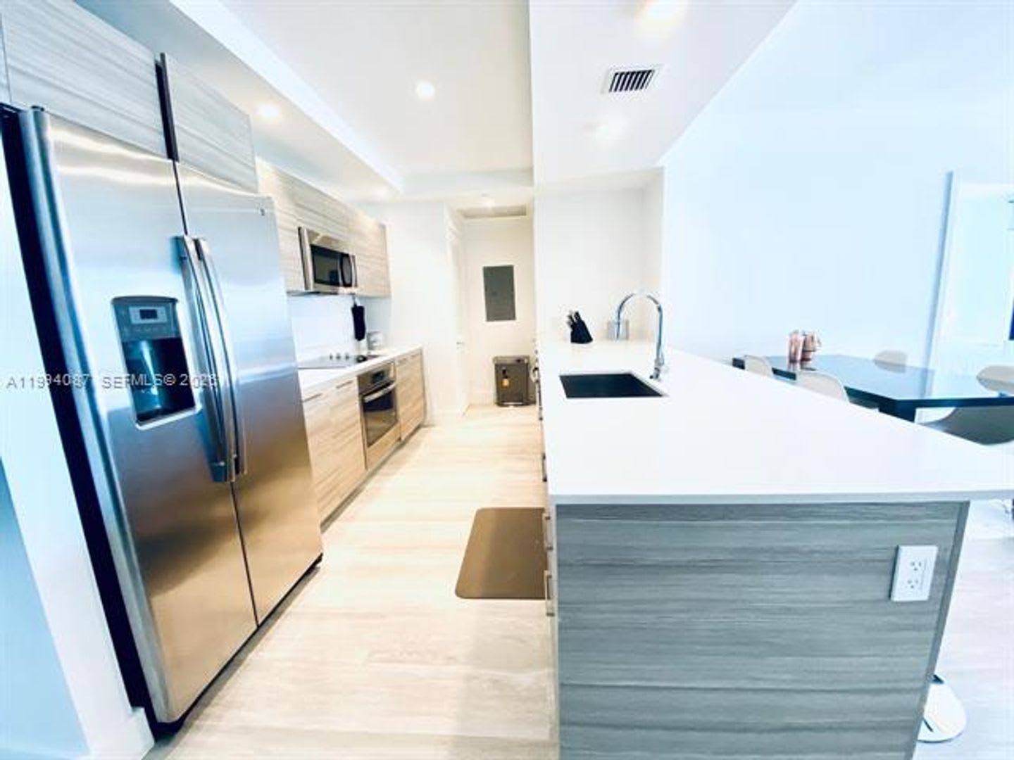 121 NE 34th St cu-807, Miami, FL 33137 – photo 3