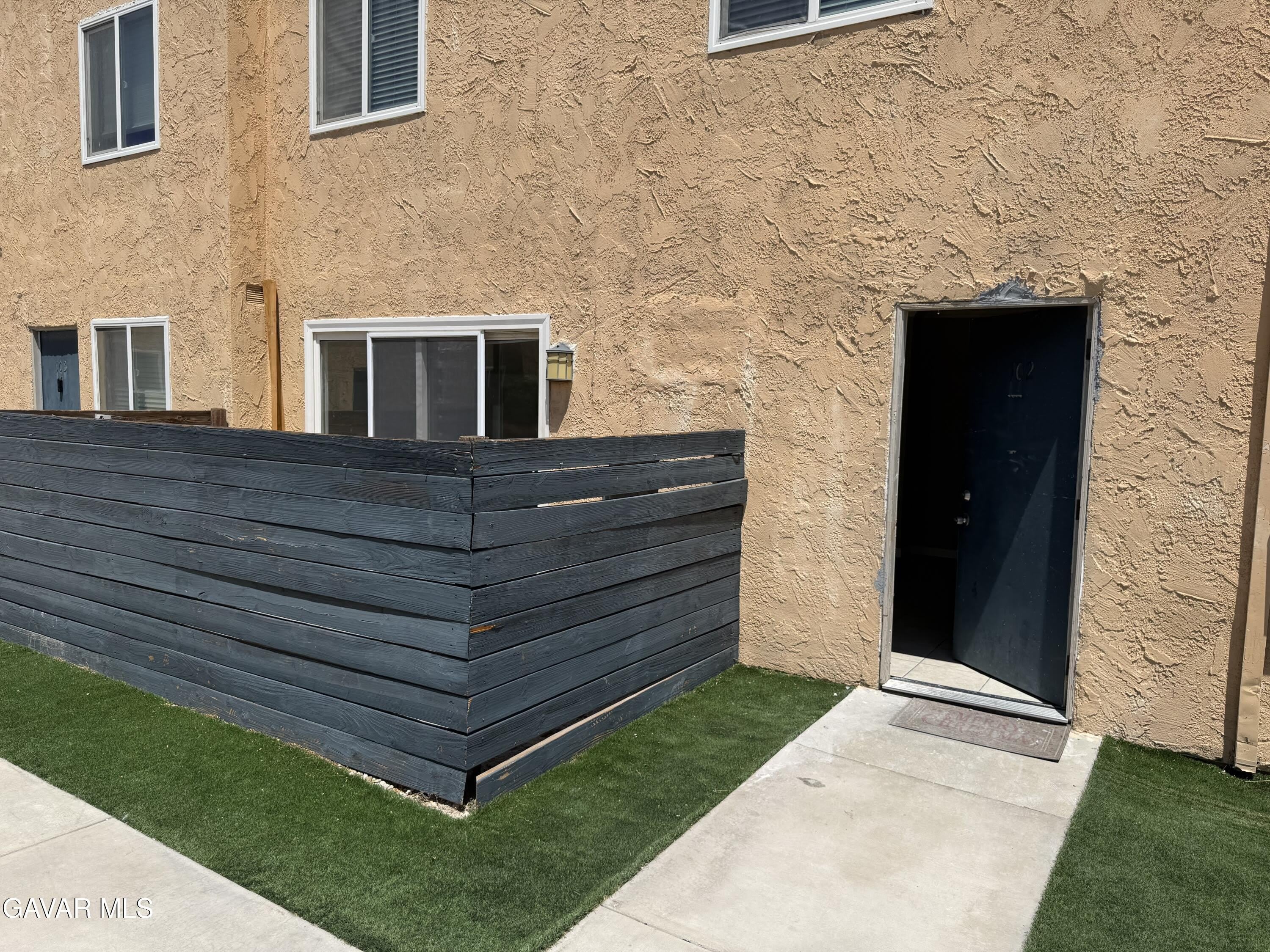 4242 W Avenue L – photo 2