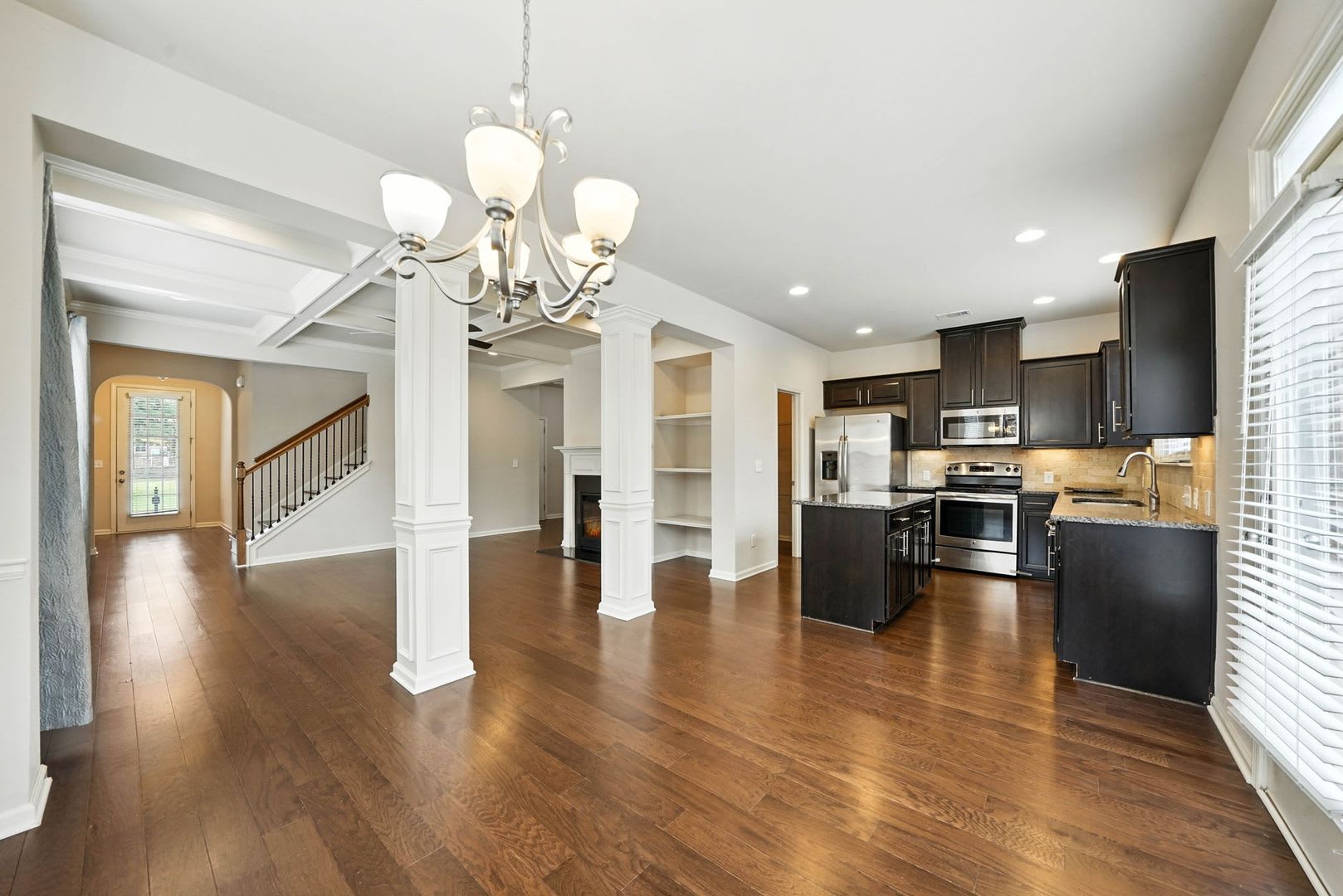 Gorgeous End Unit Townhome! – photo 3