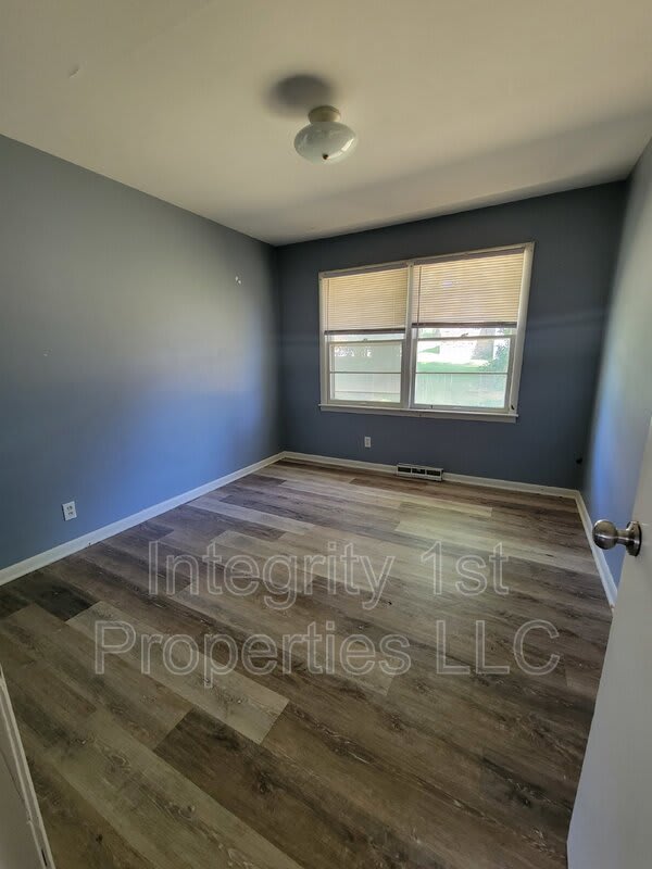 2216 State Ave – photo 5