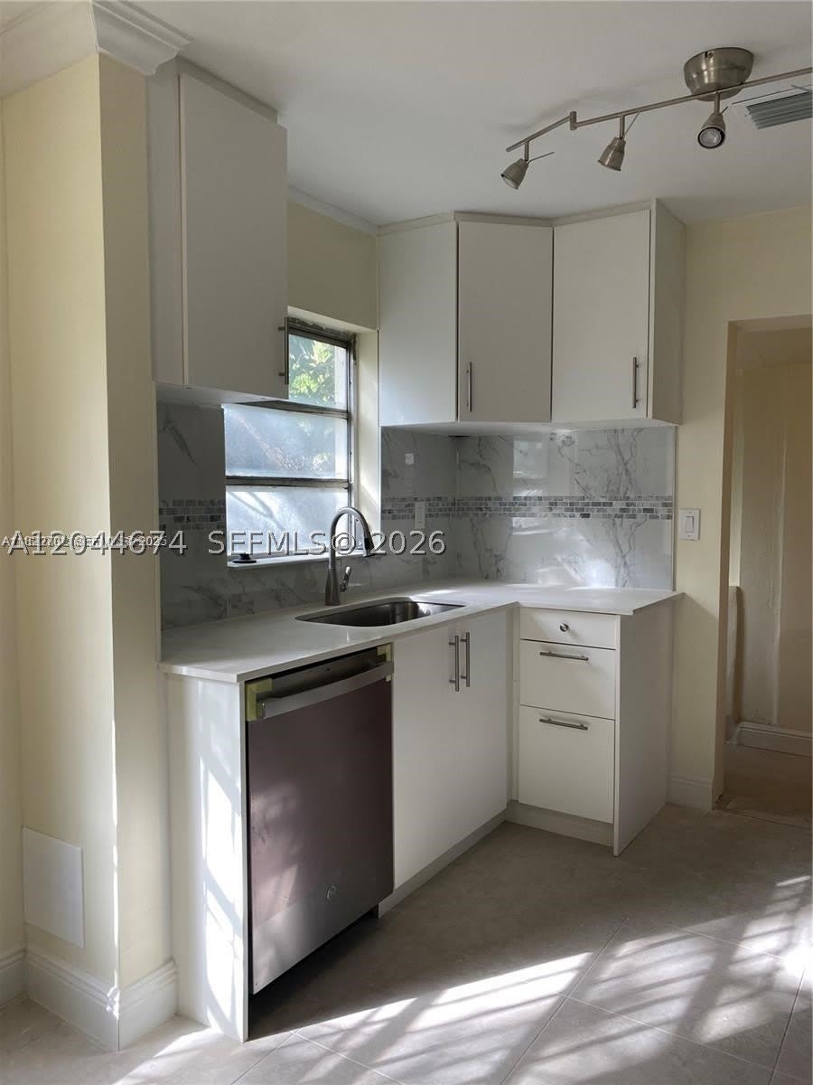 170 Nw 49Th St – photo 3