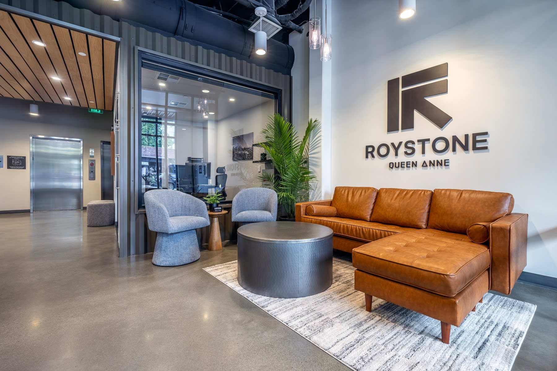 Roystone – photo 2
