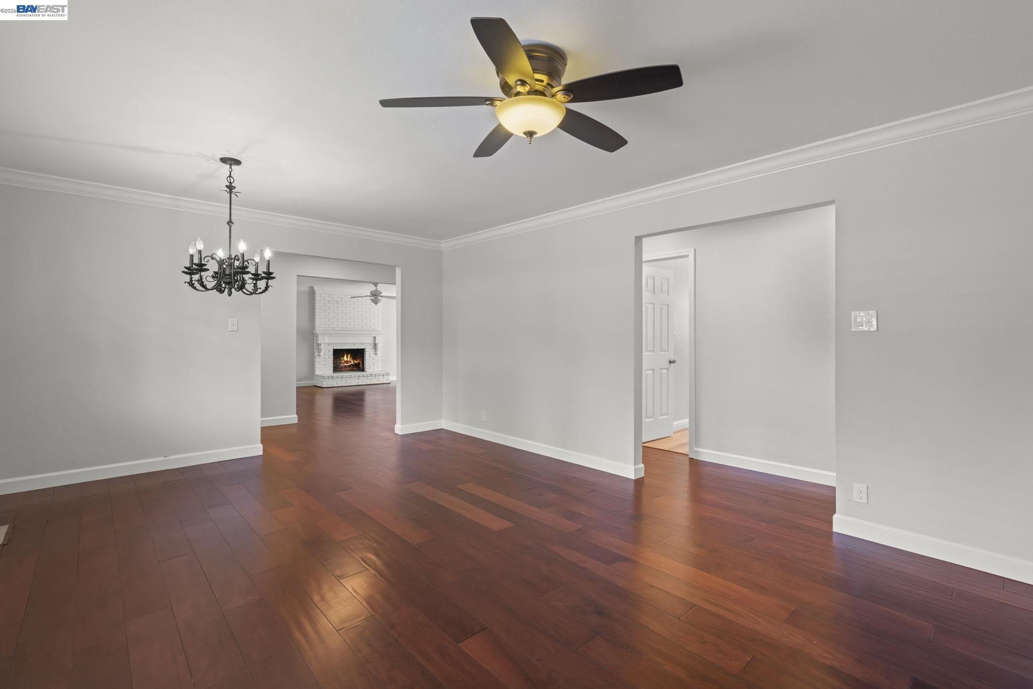 647 Bonita Ave – photo 4