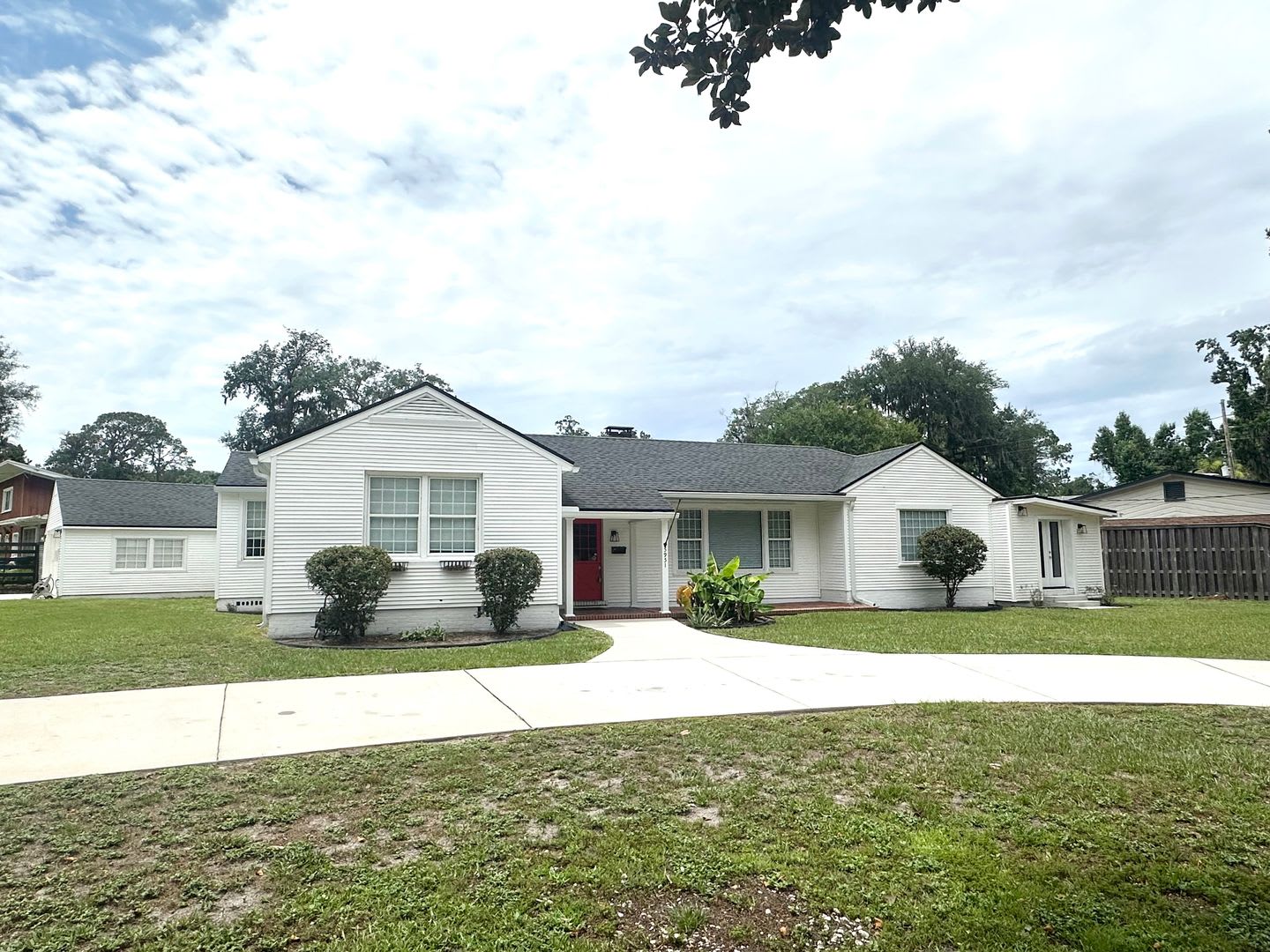 Mid Century Modern Gem – photo 2