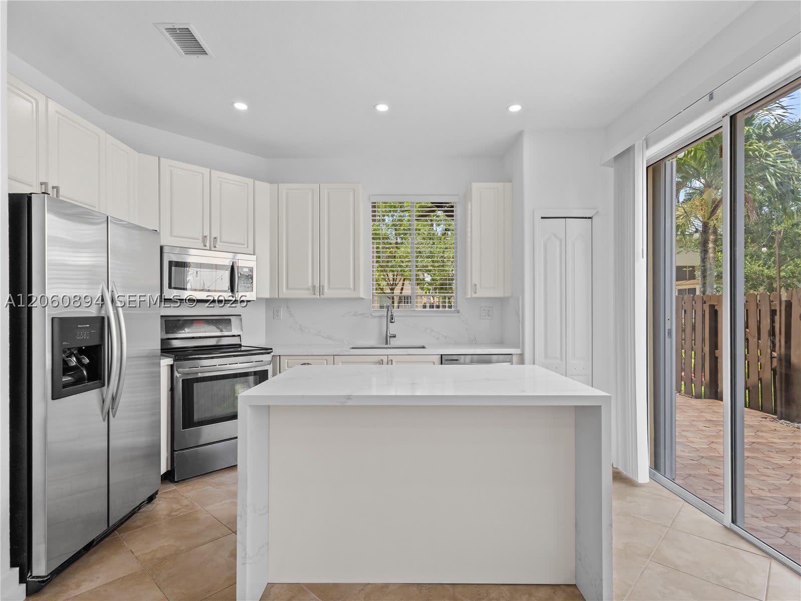5502 NW 112th Ct – photo 1