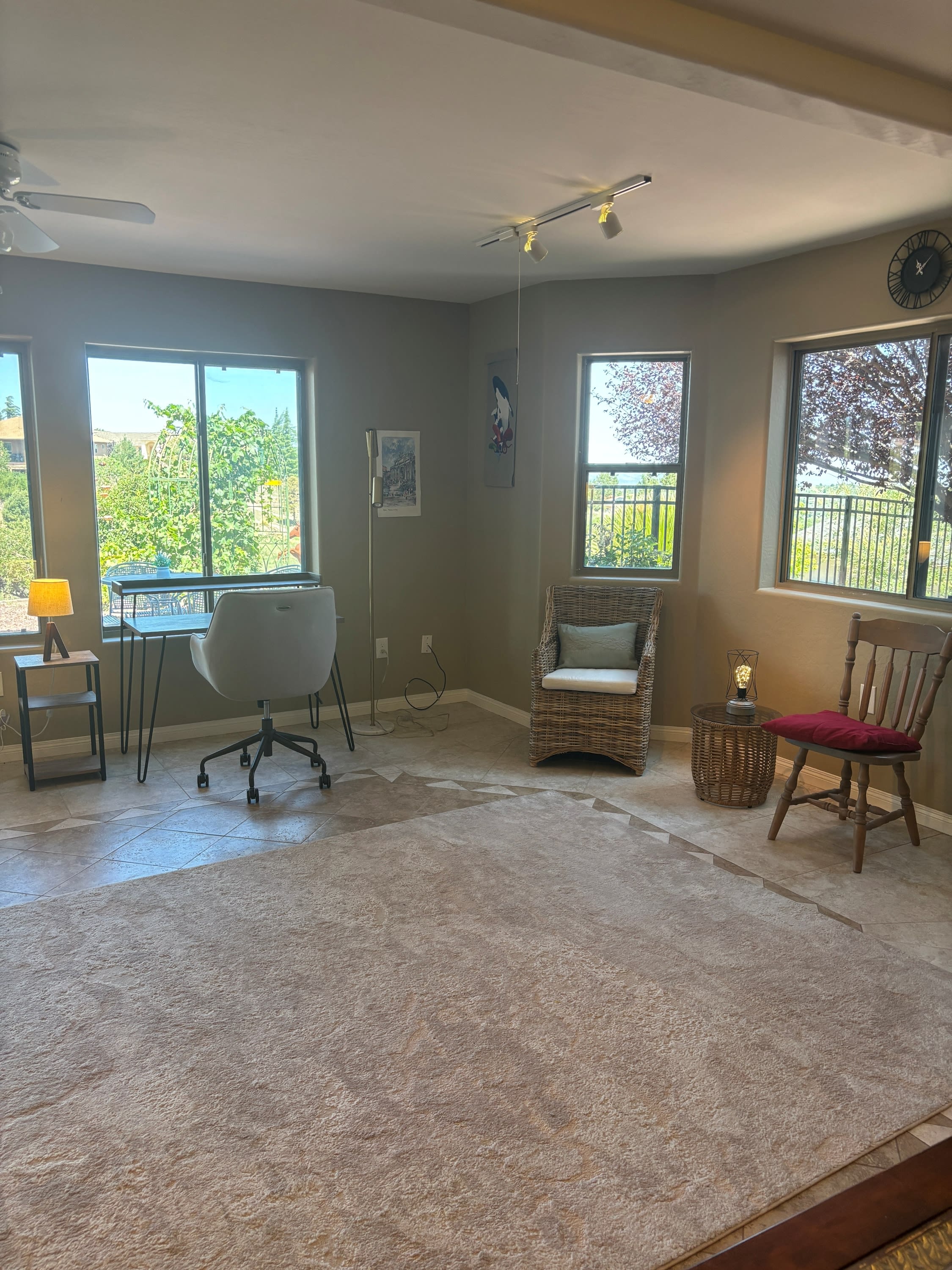 1065 Longview Drive – photo 2