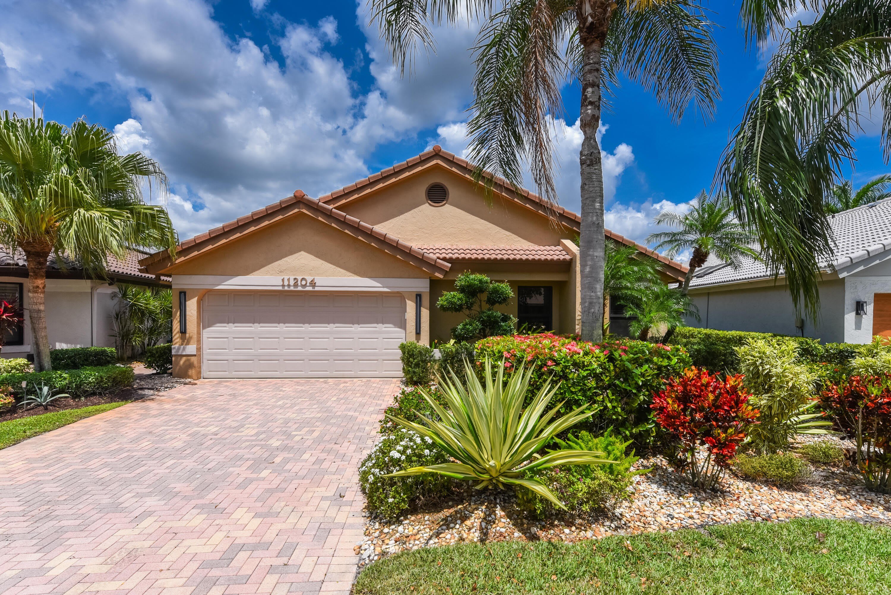 11204 Cloverleaf Circle – photo 2