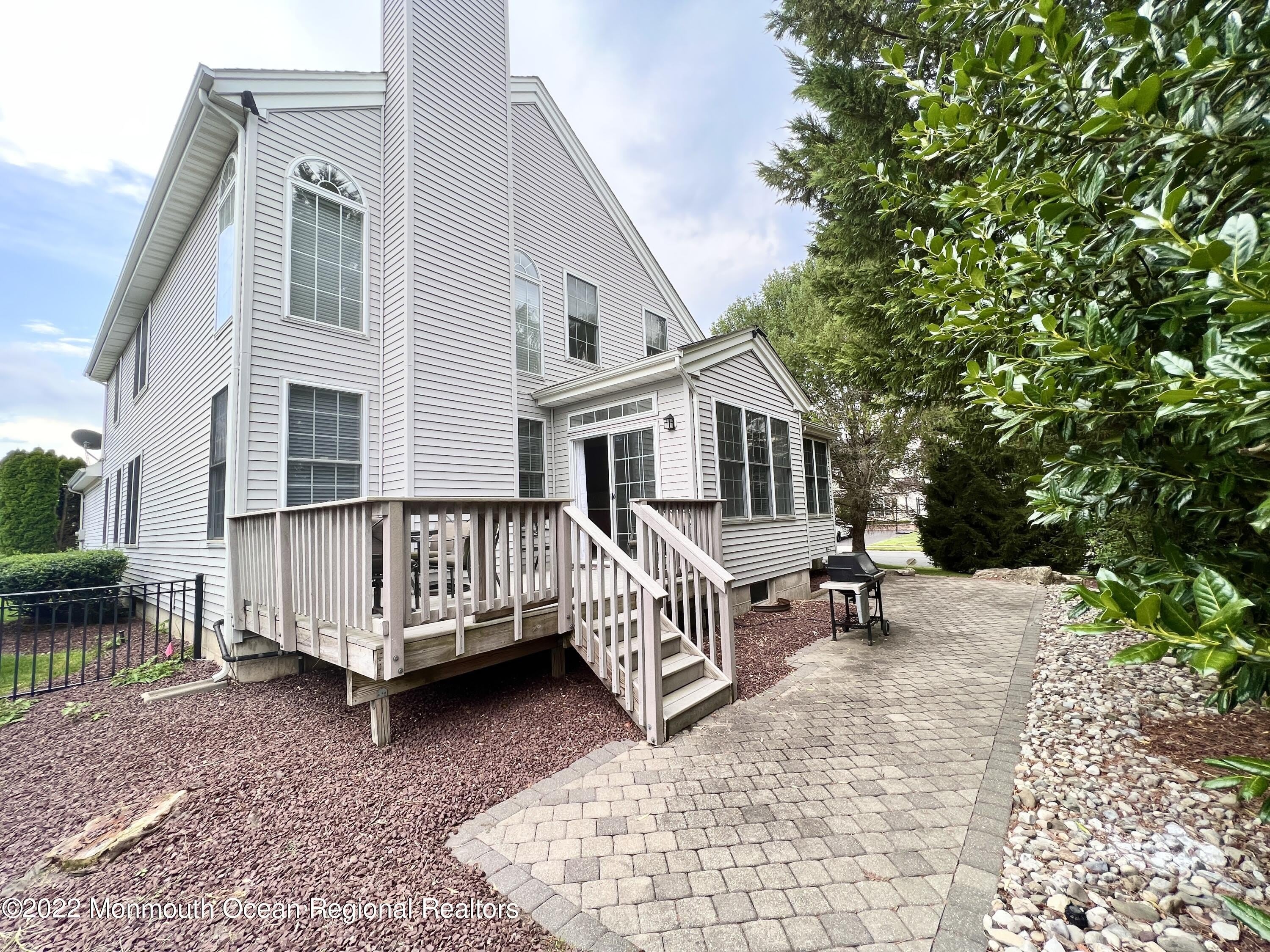 1 Hendrickson Court – photo 2