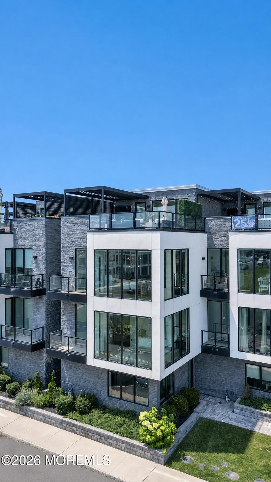 200 Ocean Avenue N – photo 1