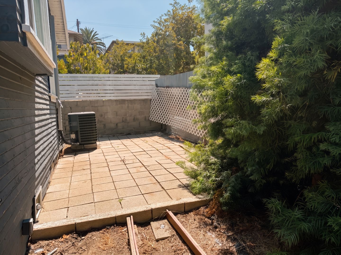 2 Bed / 1 bath with Private Outdoor Space in Rampart Village – photo 4