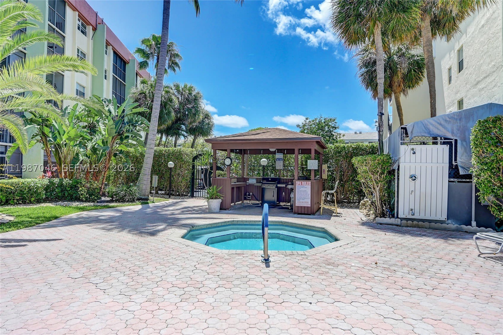 5431 NE 25th Ave – photo 2