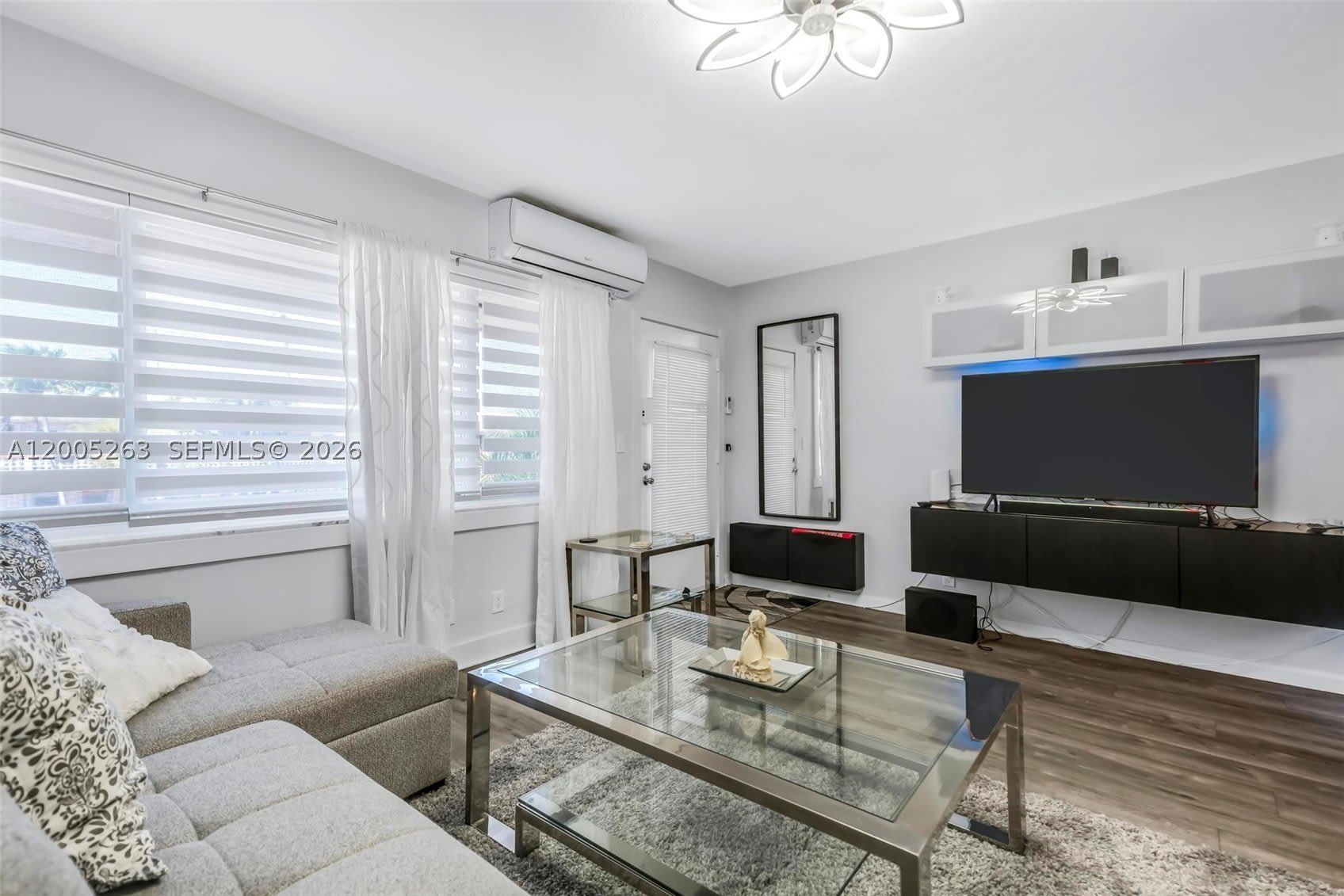 901 SW 11th Ave – photo 4