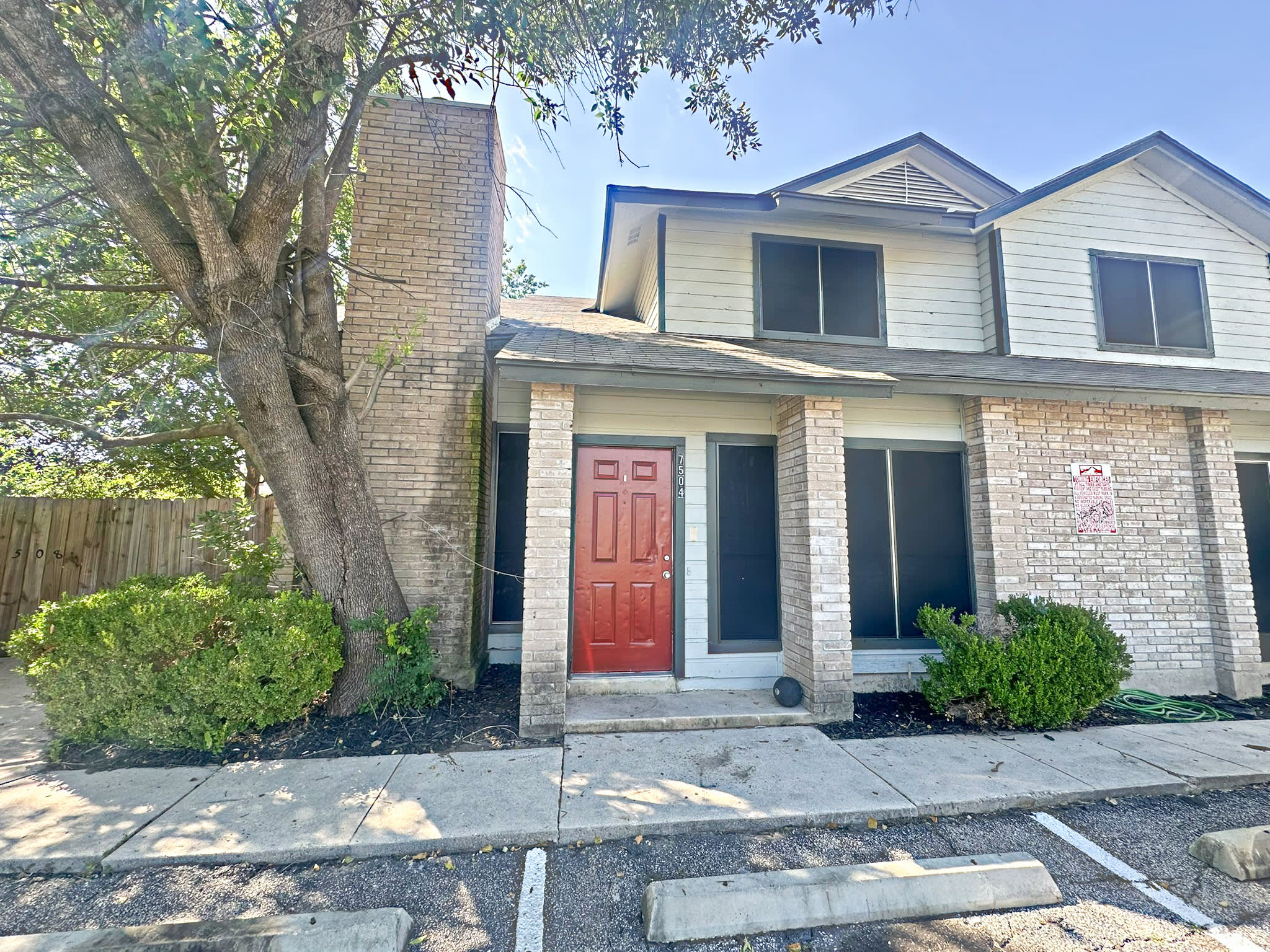 7504 Oak Chase – photo 1
