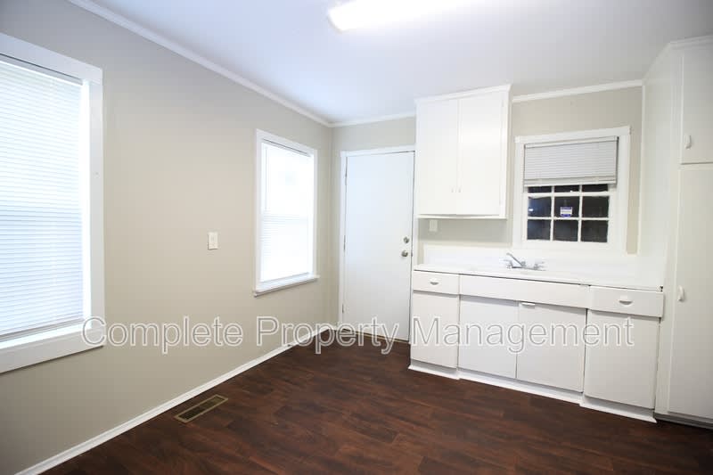 449 7Th Street West 1 – photo 3