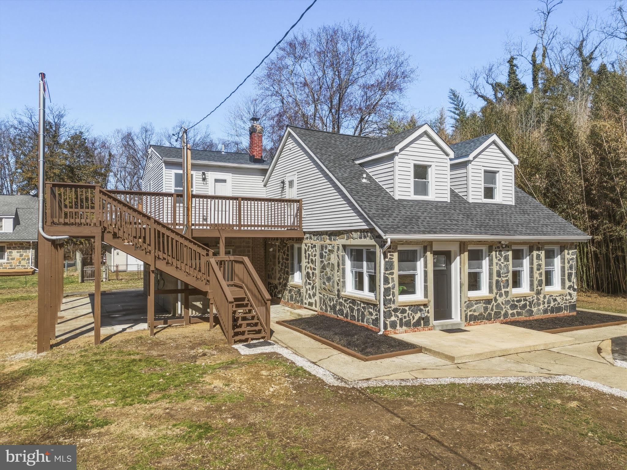 3236 GEORGE Street – photo 4