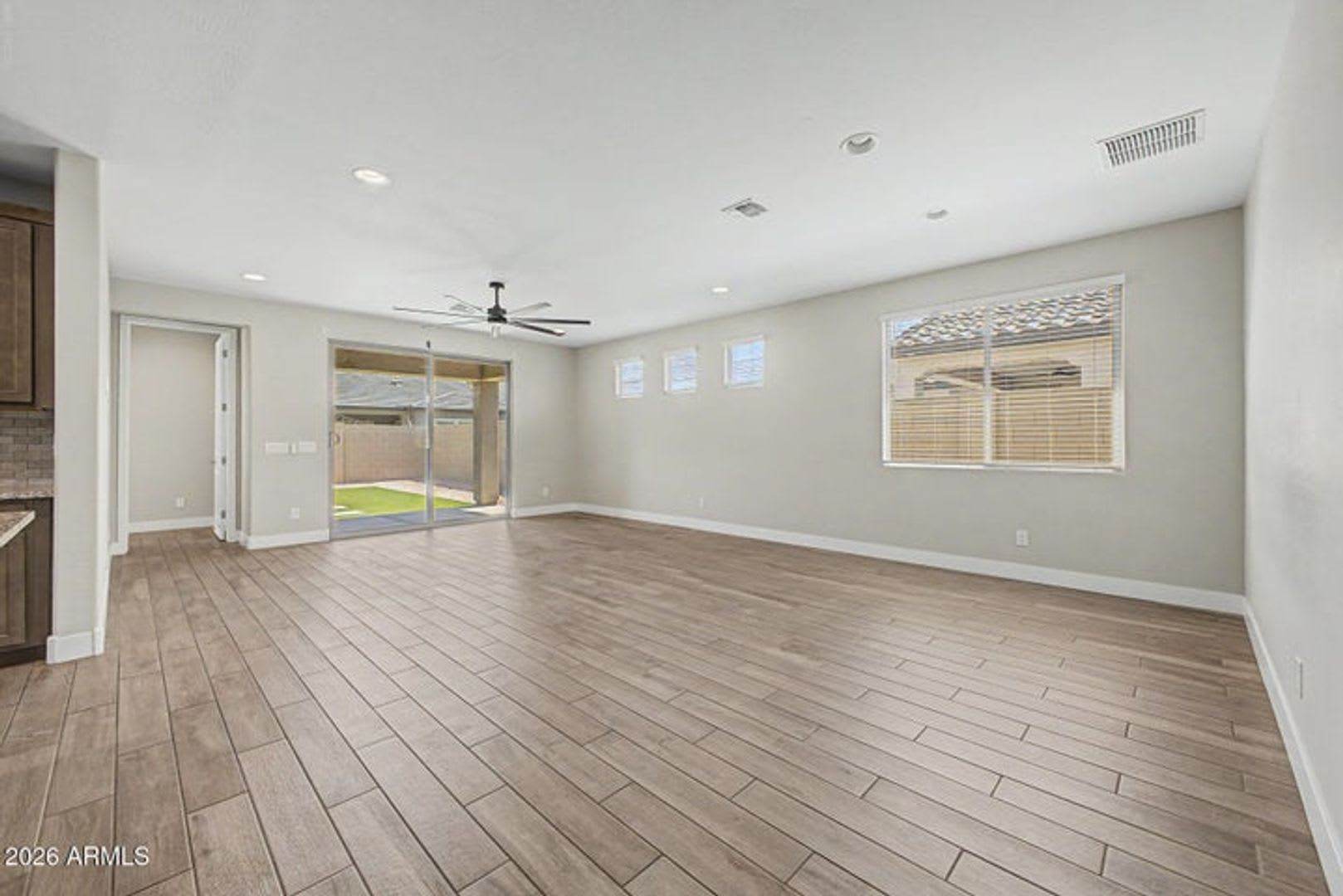 Gorgeous 5 bed/3 bath home in the sought-after Eastmark subdivision in Mesa – photo 2