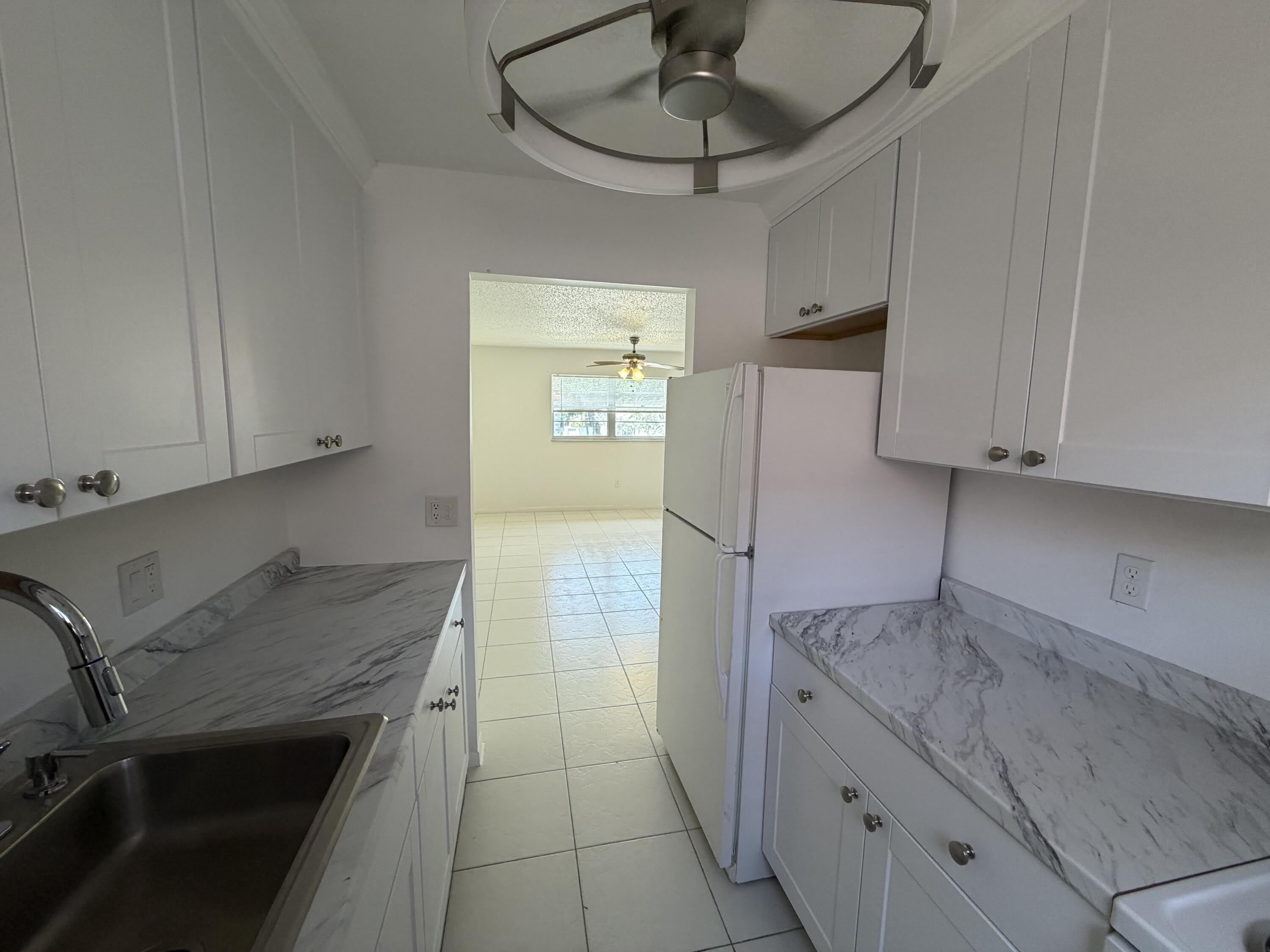 650 SW 2nd Avenue – photo 3