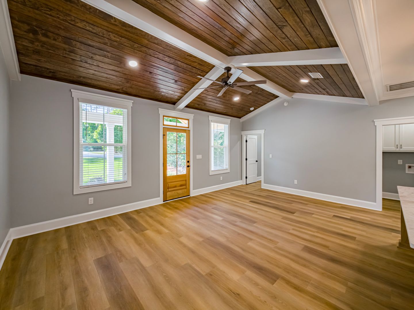 807 Cherokee Ave Unit A Move In Special – photo 4